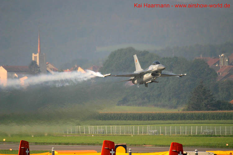 aw-04-payerne-f16b-2-mt