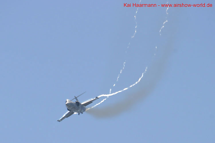 aw-04-pratica-f104grau-13-mt