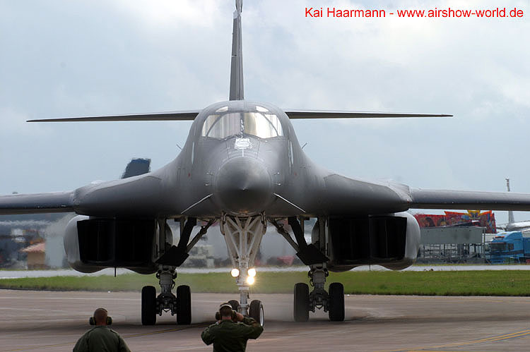 aw-04-riat-b1b-09-mt