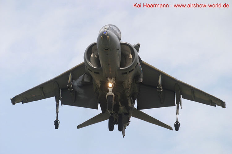 aw-04-riat-harriergr7-02-mt