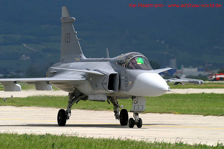 aw-04-siad-gripen-02-mt