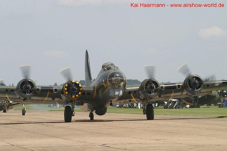 aw-05-dux-b17-02-mt