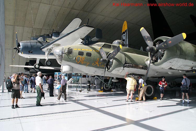 aw-05-dux-hangar-04-mt