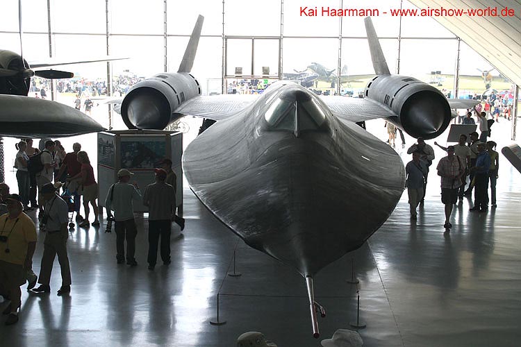 aw-05-dux-hangar-11-mt