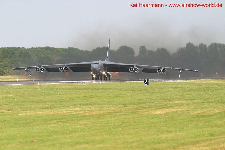 aw-05-fair-b52-03-mt
