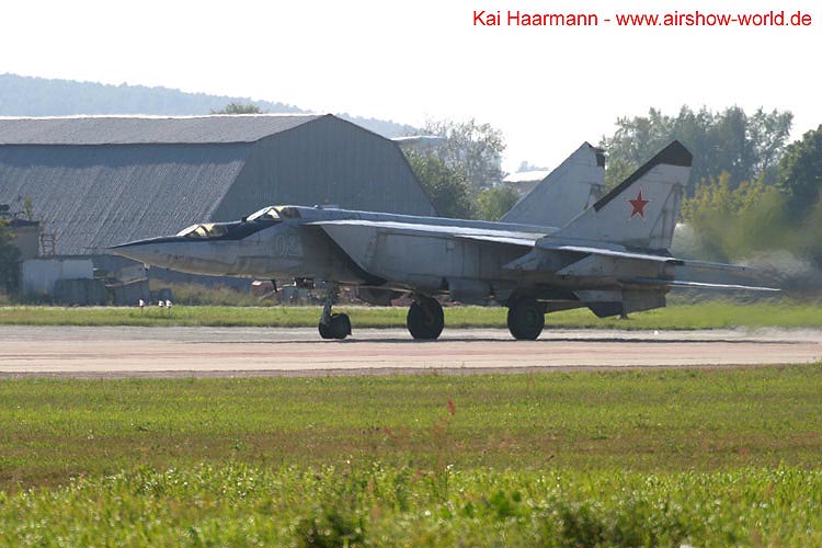 aw-05-maks-mig25-1-mt