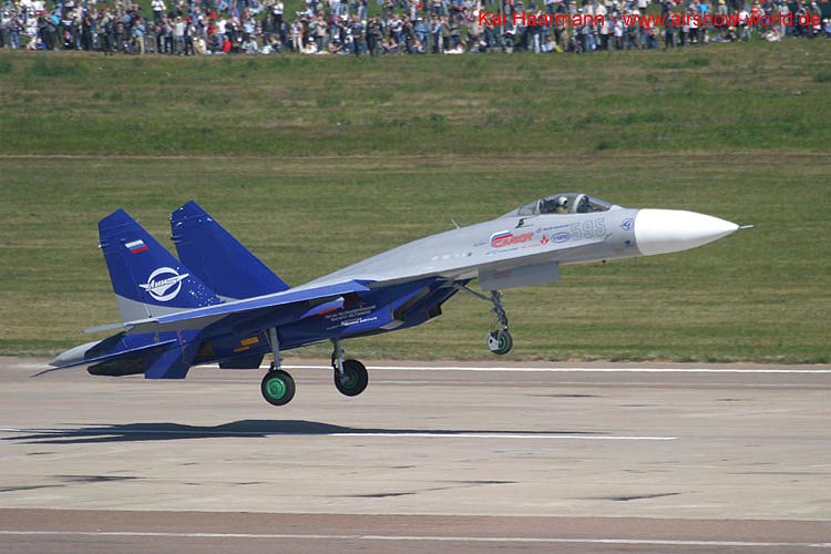 aw-05-maks-su27gro-2-mt